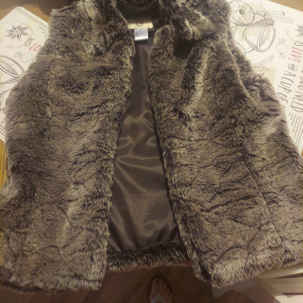 Cripple creek faux fur vest size XL